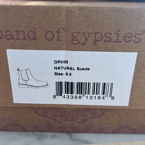 Band of Gypsies Natural Color Suede Ophir Classic Chelsea Boots - Picture 5 of 5